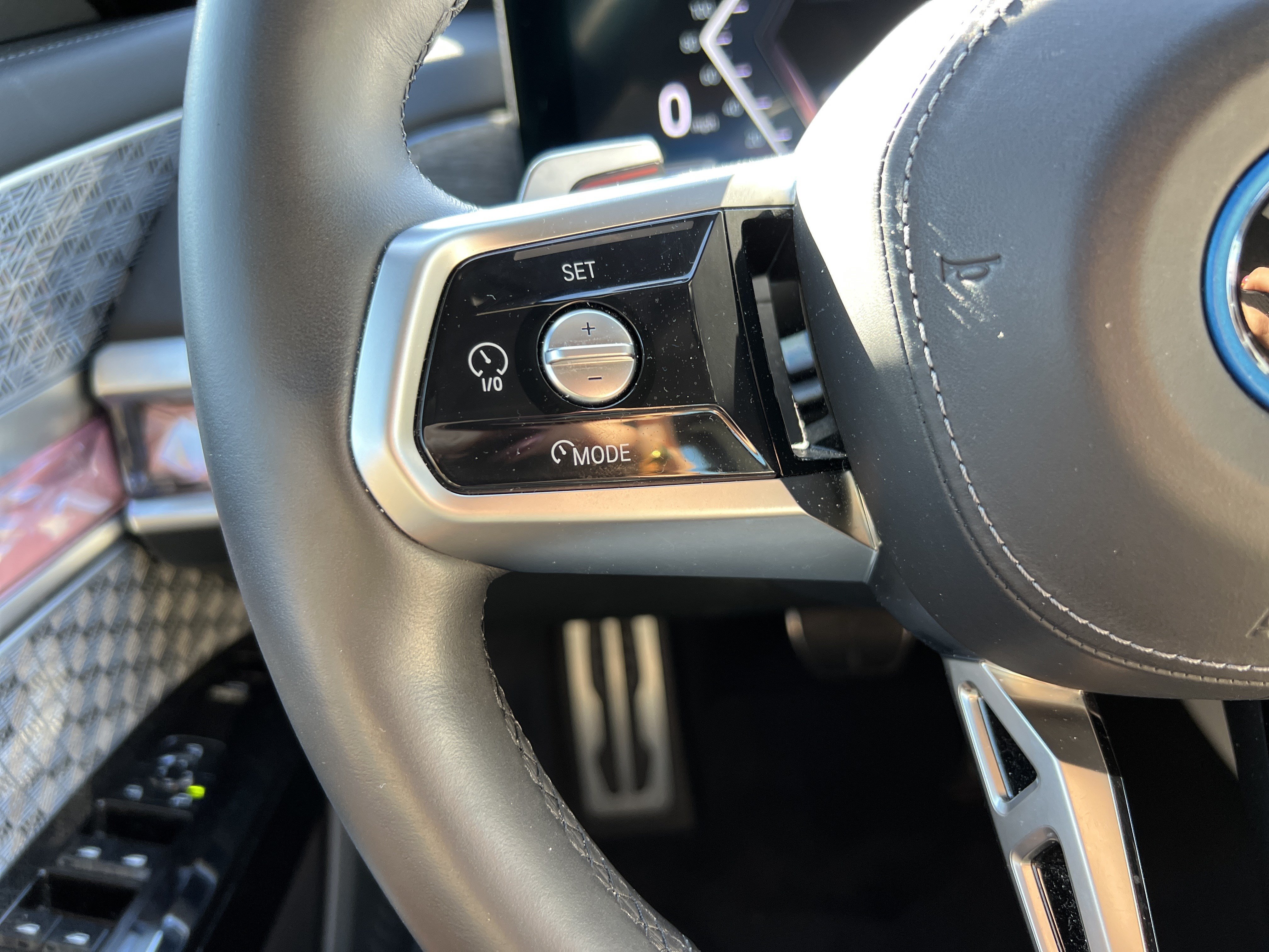 Used 2024 BMW i7 eDrive50 w/ M Sport Package RWD image 19
