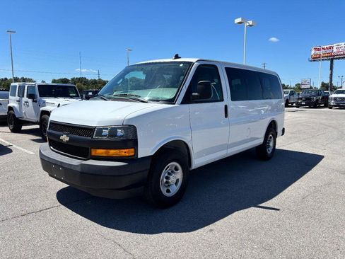 Used 2019 Chevrolet Express 3500 LS image 7