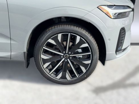 New 2026 Volvo XC60 B5 Ultra w/ Climate Package AWD/4WD image 12