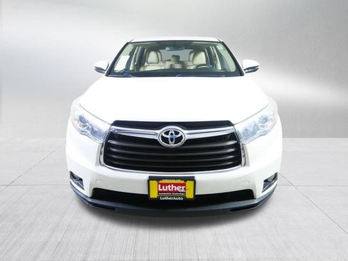 Used 2016 Toyota Highlander Plus AWD/4WD image 2