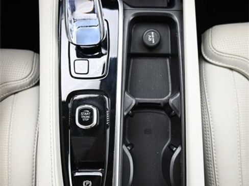 Used 2024 Volvo XC90 T8 Ultimate w/ Lounge Package image 11