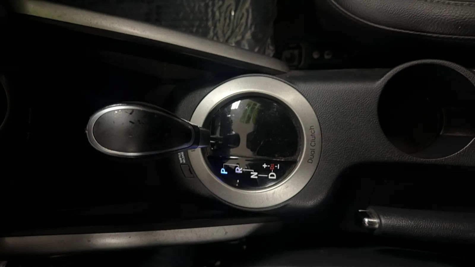 Used 2013 Hyundai Veloster w/ Style Pkg FWD image 12