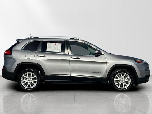 Used 2018 Jeep Cherokee Latitude Plus image 7