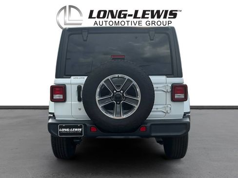 Used 2019 Jeep Wrangler Unlimited Sahara AWD/4WD image 5