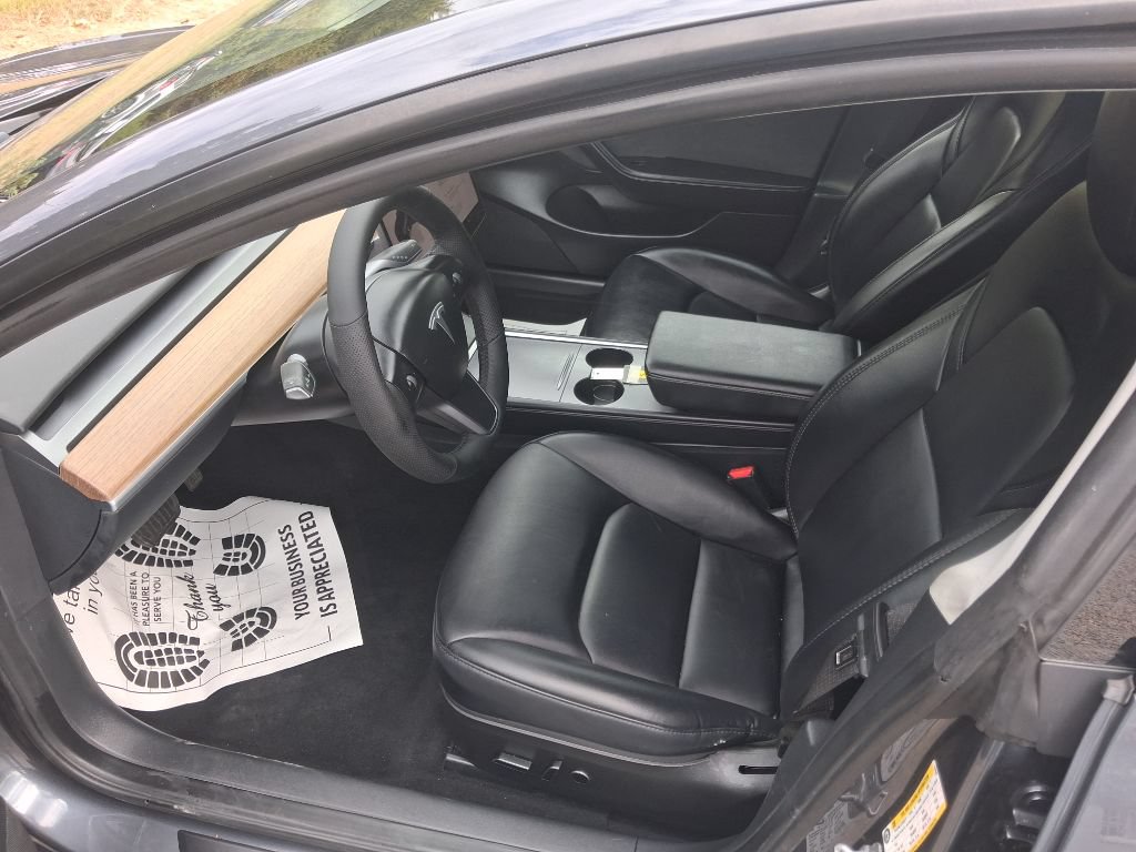 Used 2023 Tesla Model 3 Standard Range RWD image 9