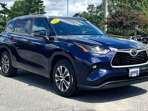 Used 2023 Toyota Highlander XLE AWD/4WD image 11
