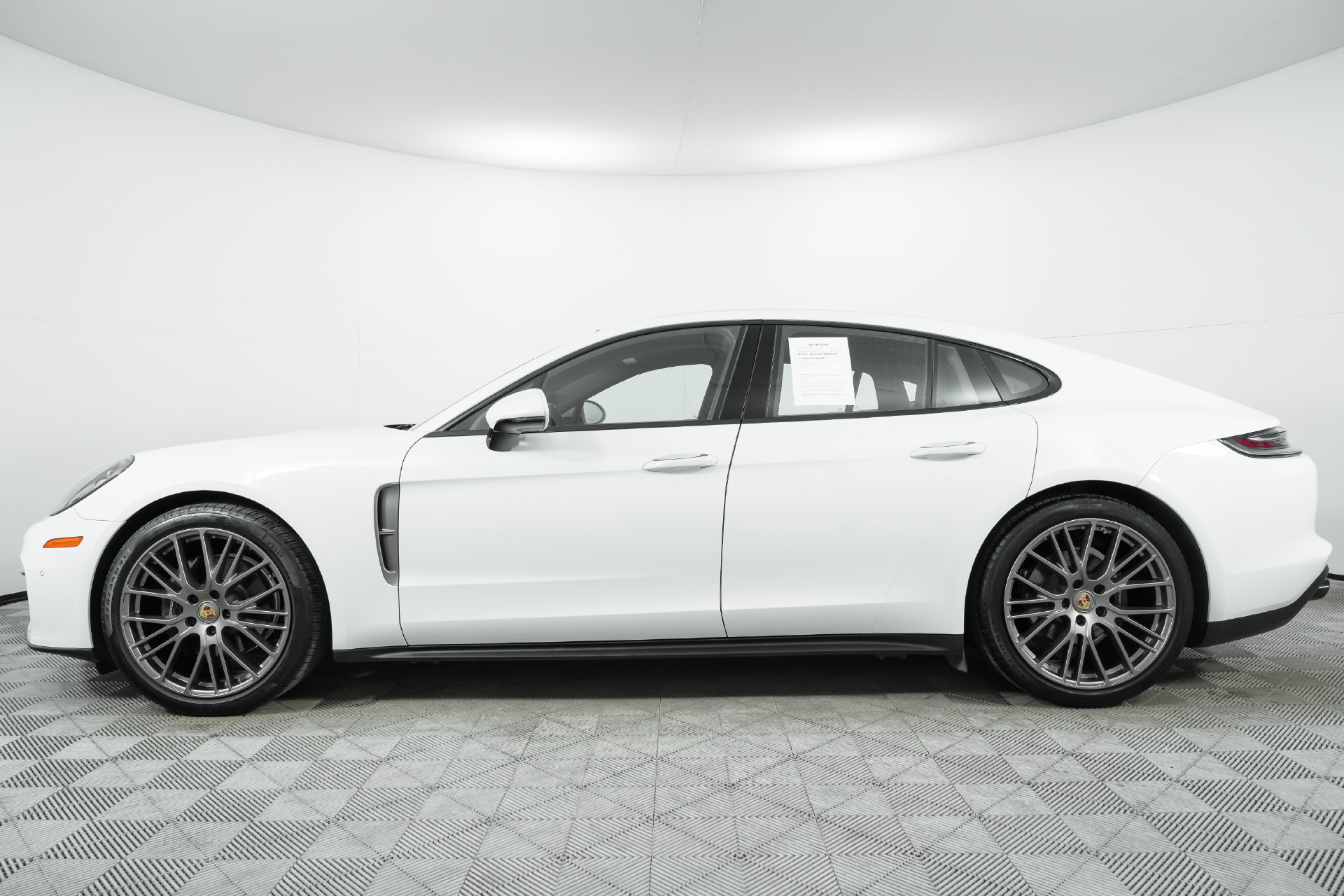 Used 2023 Porsche Panamera Platinum Edition RWD image 15