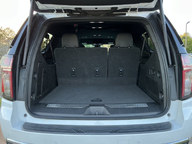 Used 2023 Chevrolet Suburban Premier RWD image 30