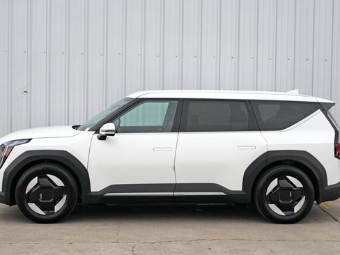 Used 2024 Kia EV9 Light image 51