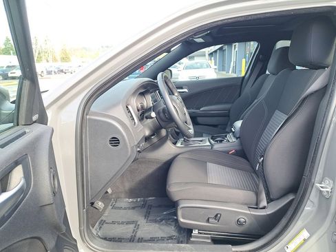 Used 2023 Dodge Charger SXT w/ Blacktop Package image 11