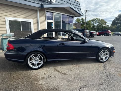 Used 2009 Mercedes-Benz CLK 550 Cabriolet w/ Premium I Pkg image 6
