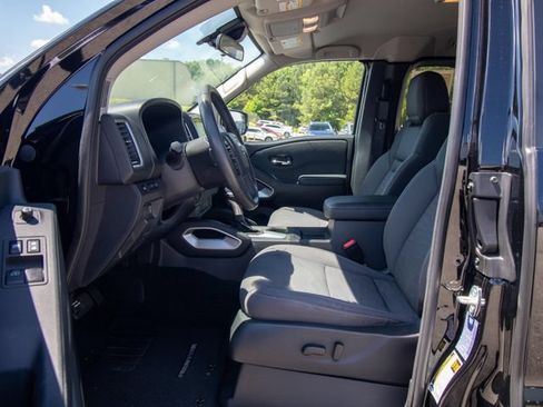 Used 2024 Nissan Frontier SV w/ SV Convenience Package RWD image 7