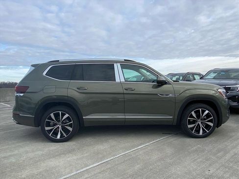 New 2026 Volkswagen Atlas SEL Premium R-Line image 2