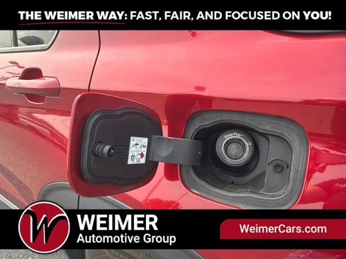 Used 2020 Ford Explorer XLT w/ Equipment Group 202A AWD/4WD image 8