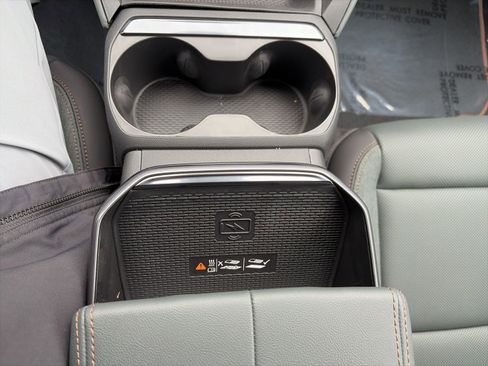 New 2026 GMC Terrain AT4 w/ Convenience Package III AWD/4WD image 17