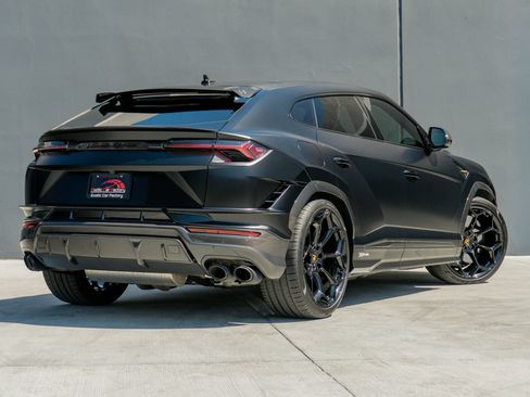 Used 2024 Lamborghini Urus Performante AWD/4WD image 7