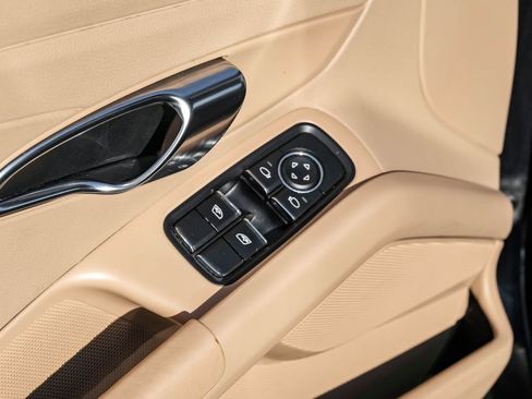 Used 2015 Porsche Cayman Base image 32