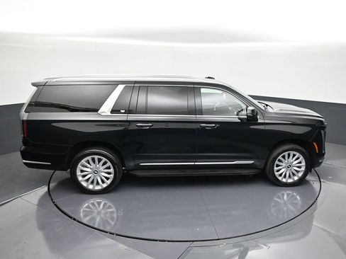 Certified 2025 Cadillac Escalade ESV Luxury RWD image 17