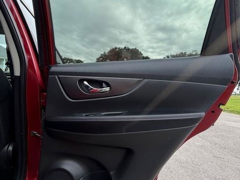 Used 2016 Nissan Rogue S FWD image 15