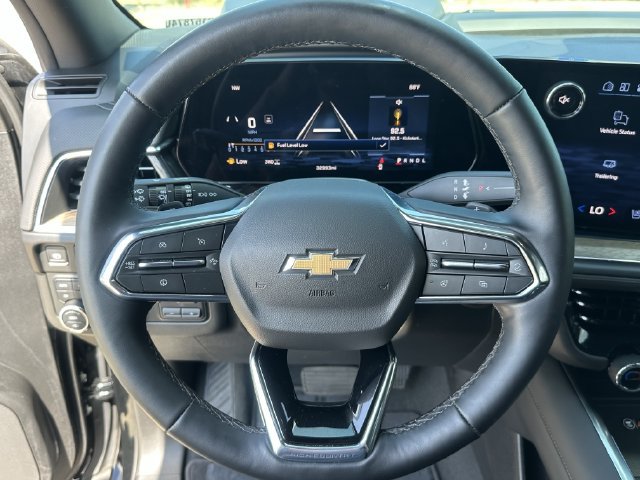 Used 2025 Chevrolet Tahoe High Country AWD/4WD image 13