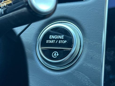 Used 2025 Mercedes-Benz E 350 4MATIC Sedan image 34