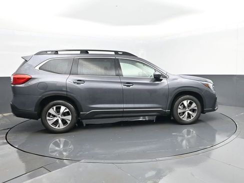 Used 2025 Subaru Ascent Premium image 4