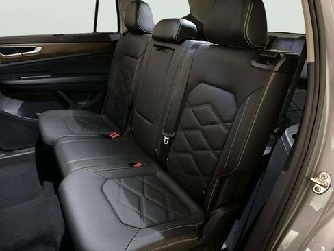Used 2024 Volkswagen Atlas SE AWD/4WD image 47