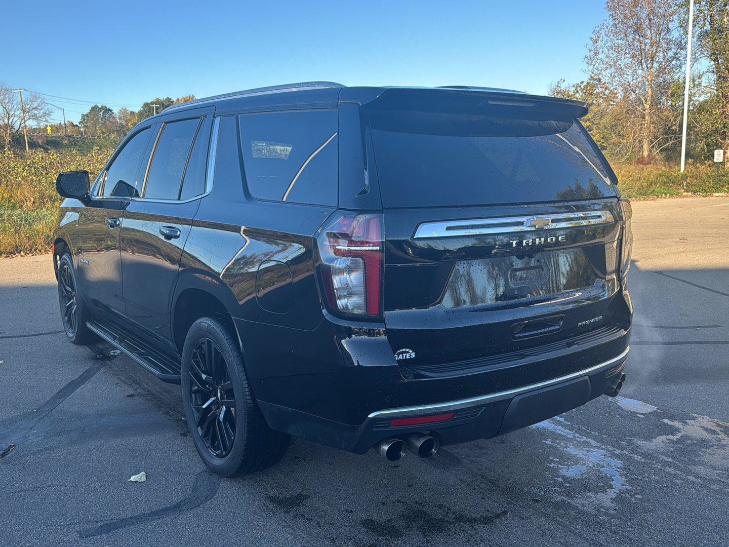 Used 2023 Chevrolet Tahoe Premier AWD/4WD image 3