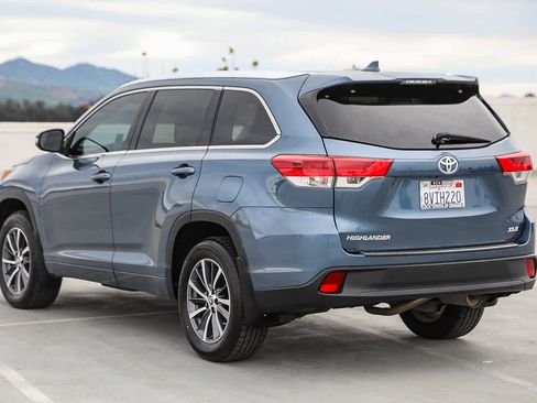 Used 2017 Toyota Highlander XLE image 7