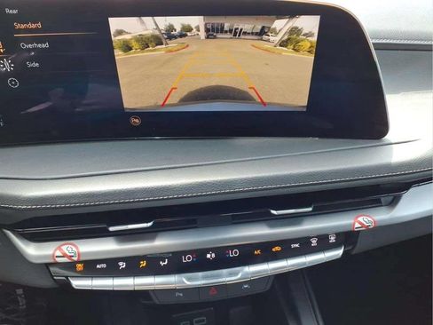 Used 2025 Cadillac XT4 Premium Luxury FWD image 16