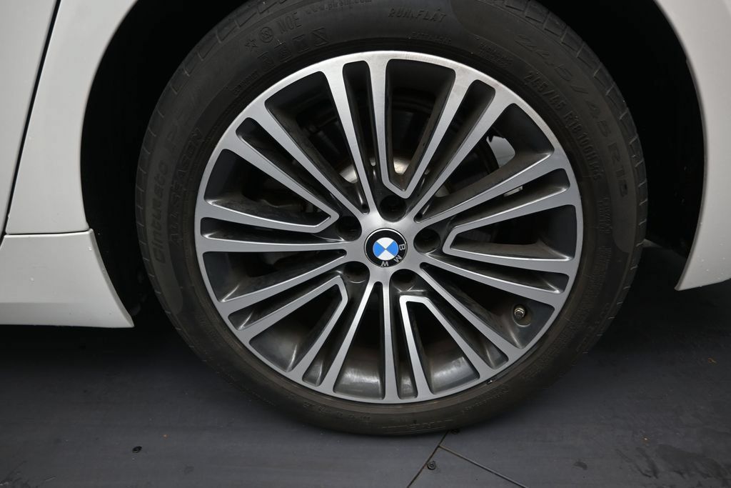 Used 2019 BMW 530i w/ Convenience Package RWD image 10