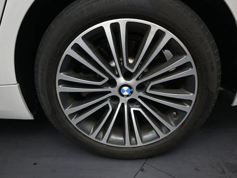 Used 2019 BMW 530i w/ Convenience Package RWD image 10
