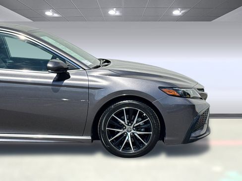 Used 2024 Toyota Camry SE w/ Audio Upgrade Package FWD image 33