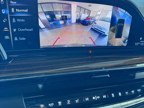 Used 2021 Cadillac Escalade Premium Luxury image 36