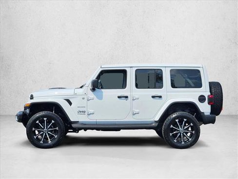 Used 2020 Jeep Wrangler Unlimited Sahara AWD/4WD image 9