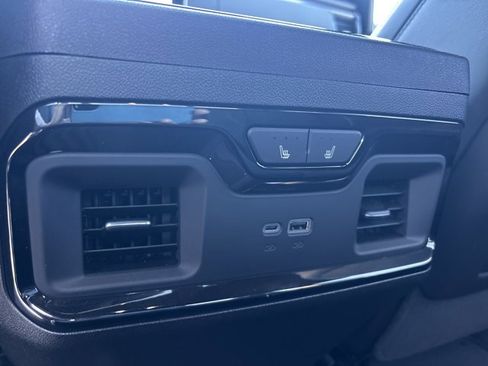 Used 2024 GMC Sierra 2500 AT4X image 22