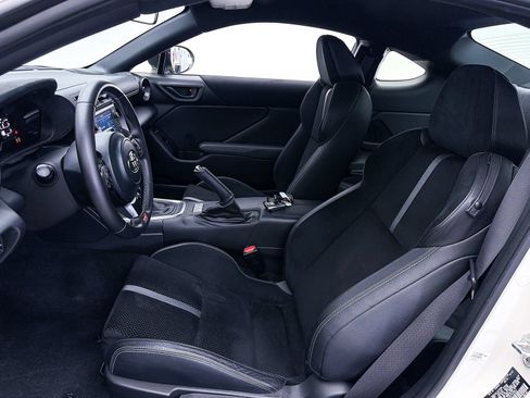 Used 2024 Toyota GR86 Premium RWD image 17