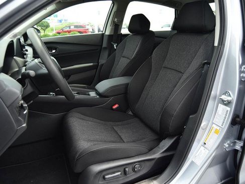 New 2025 Honda Accord SE image 18