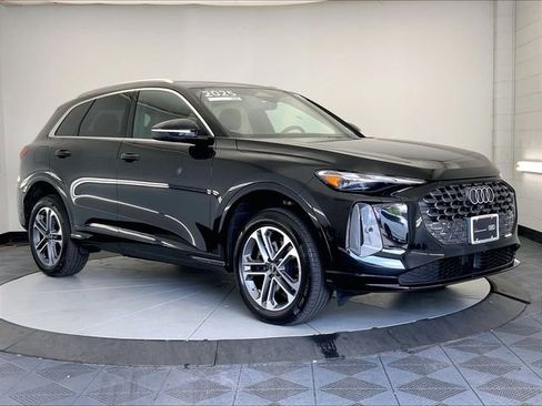 Certified 2025 Audi Q5 Premium w/ Convenience Package AWD/4WD image 1