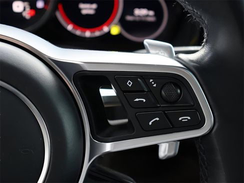 Used 2023 Porsche Cayenne GTS image 31