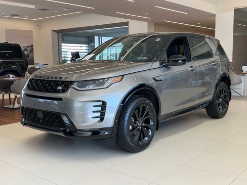 Used 2025 Land Rover Discovery Sport Dynamic SE image 1