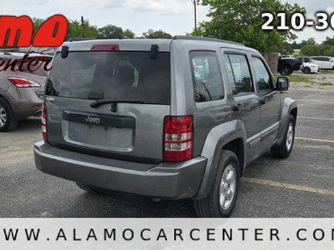 Used 2012 Jeep Liberty Sport image 5