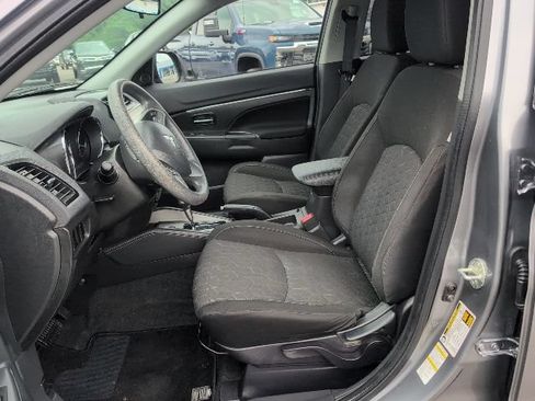 Used 2020 Mitsubishi Outlander Sport ES FWD image 16