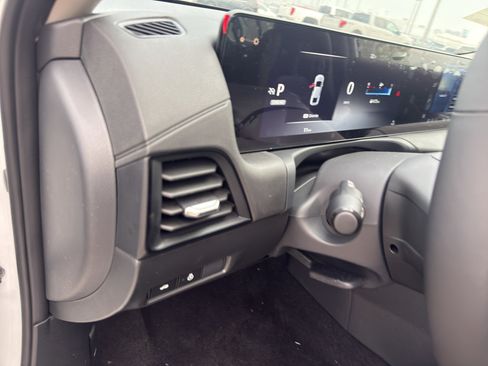 New 2026 Nissan Sentra SV w/ SV Convenience Package FWD image 13