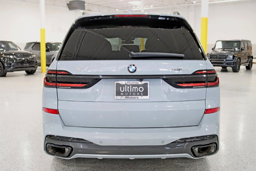 Used 2026 BMW X7 xDrive40i w/ M Sport Package AWD/4WD image 13
