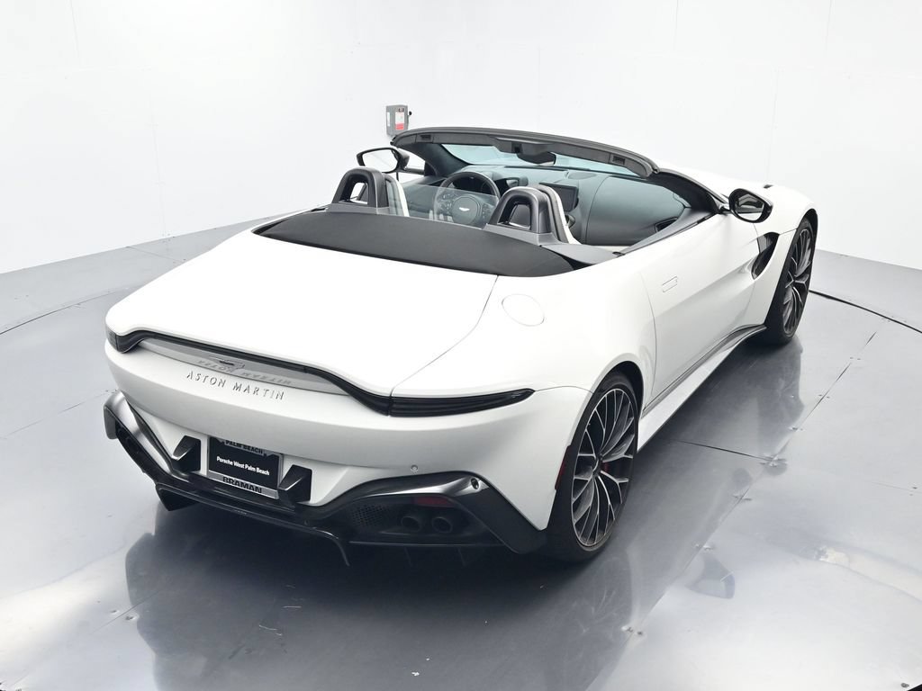 Used 2023 Aston Martin V8 Vantage Roadster RWD image 42