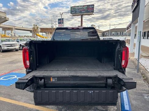 Used 2024 GMC Sierra 1500 AT4 w/ Technology Package AWD/4WD image 12