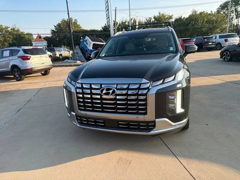 Used 2023 Hyundai Palisade Calligraphy FWD image 4