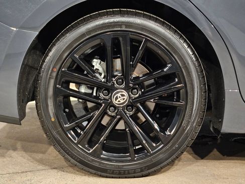 Used 2025 Toyota Camry SE FWD image 17