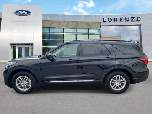 Used 2025 Ford Explorer Active w/ Active Comfort Package RWD image 8